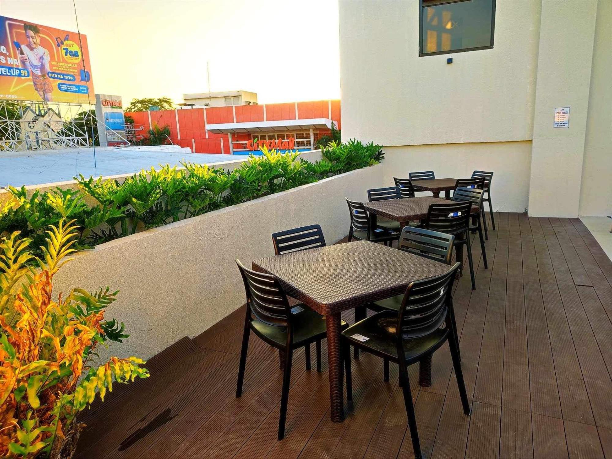 Rudolfo Suites Roxas City Exterior foto