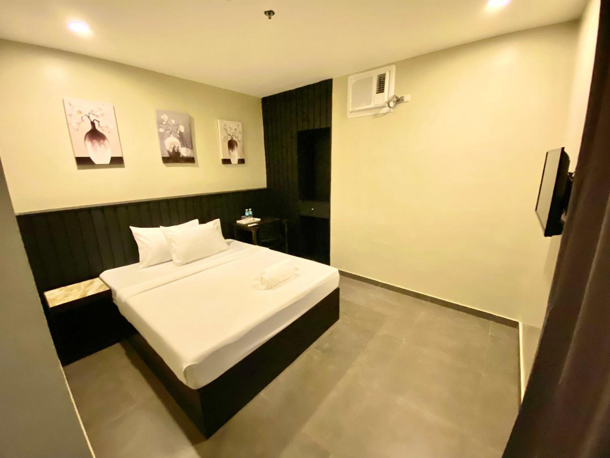 Rudolfo Suites Roxas City Exterior foto