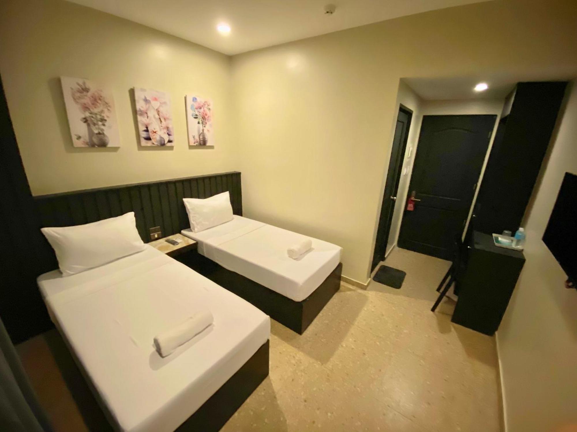 Rudolfo Suites Roxas City Exterior foto
